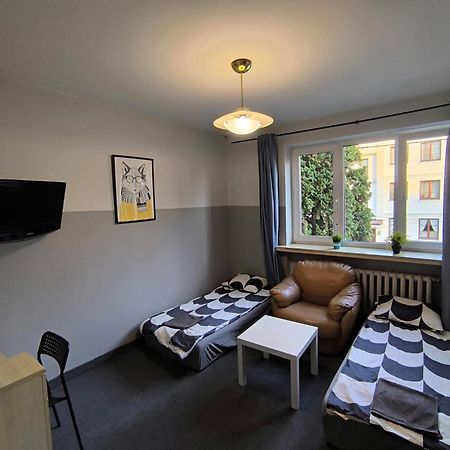 ורשה Wilanowska Hostel מראה חיצוני תמונה