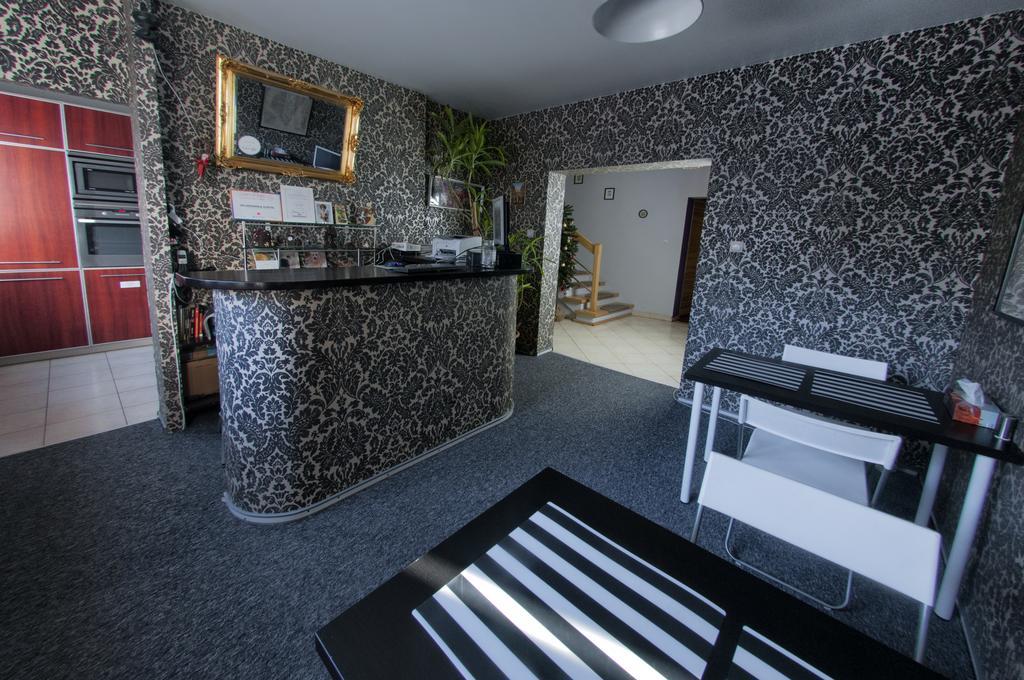 ורשה Wilanowska Hostel מראה חיצוני תמונה